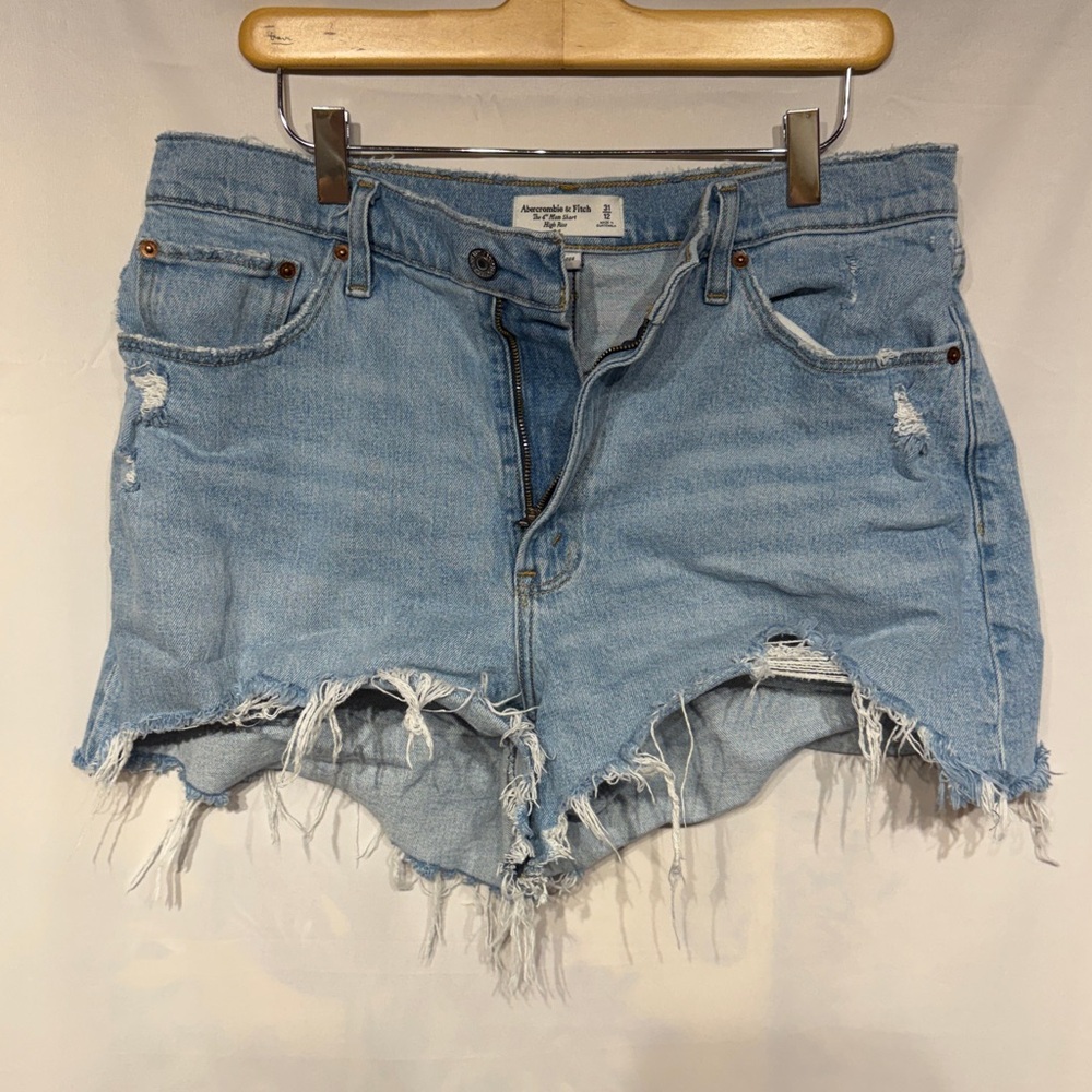 Abercrombie & Fitch Curve Love The 4” Mom Short High Rise Denim Shorts Size 31 - Picture 4 of 7